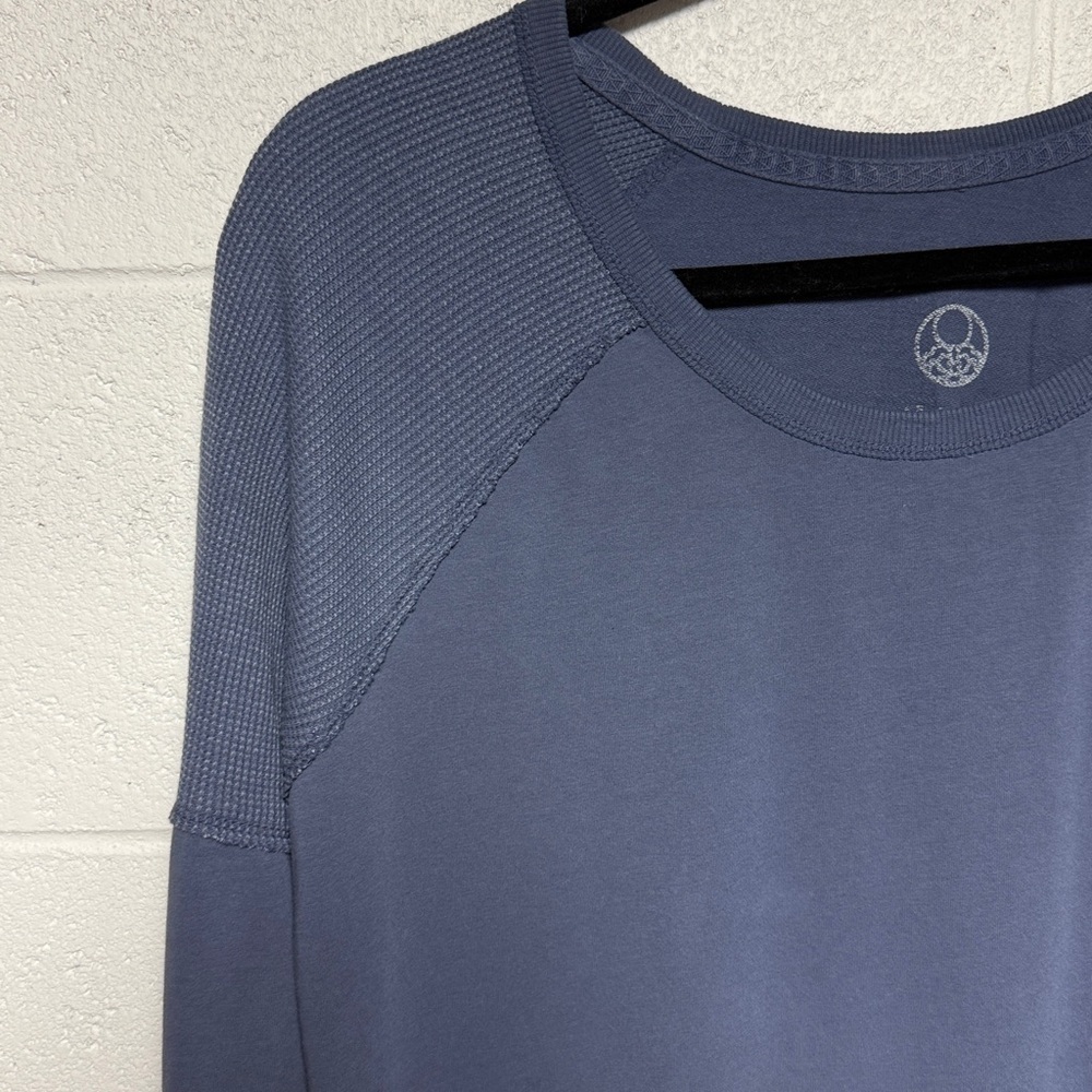 Women’s Te Verde Long Sleeve Blue Top Medium - Picture 2 of 6